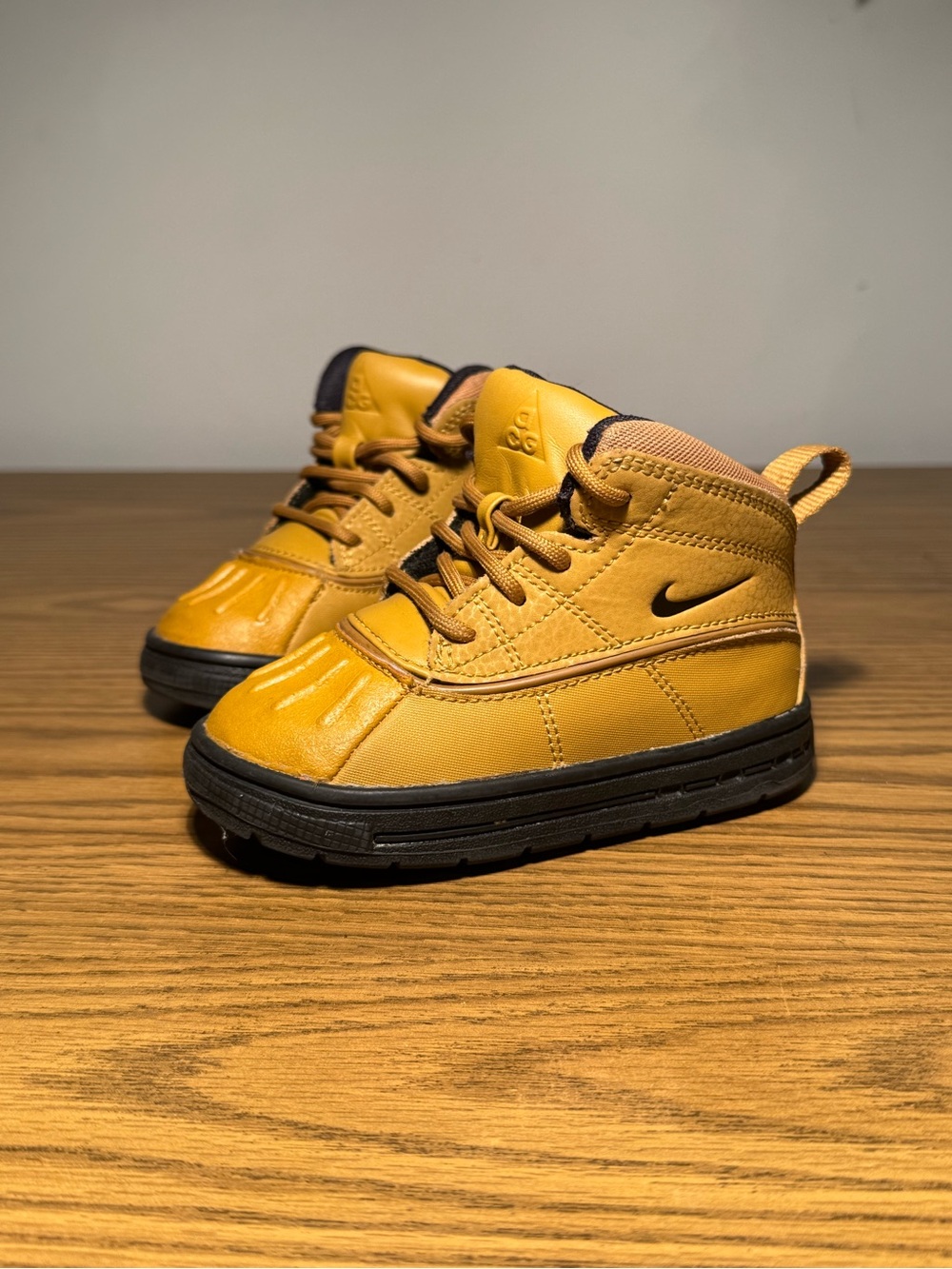 Nike Woodside 2 High TD 'Wheat' 7c
  High-Top Sneaked